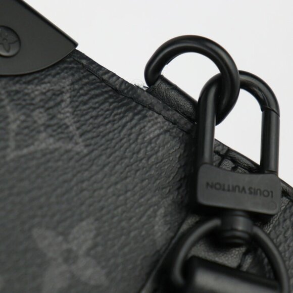 LOUIS VUITTON Black Monogram Leather Pouch - Picture 8 of 10